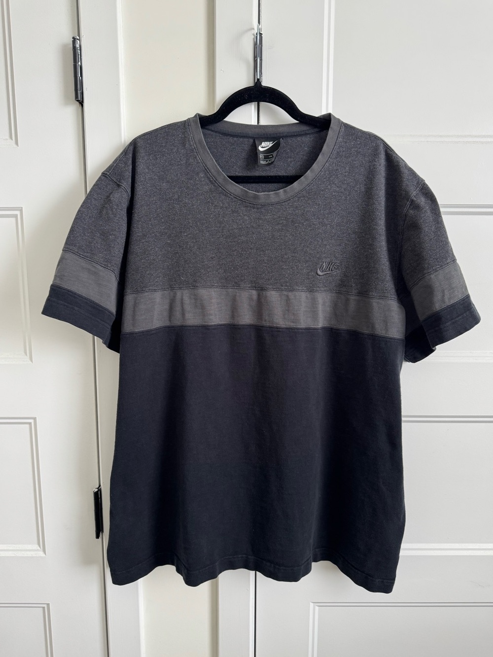 Nike Grey & Black Monotone Colorblock Oversized Men’s Short Sleeve Tee